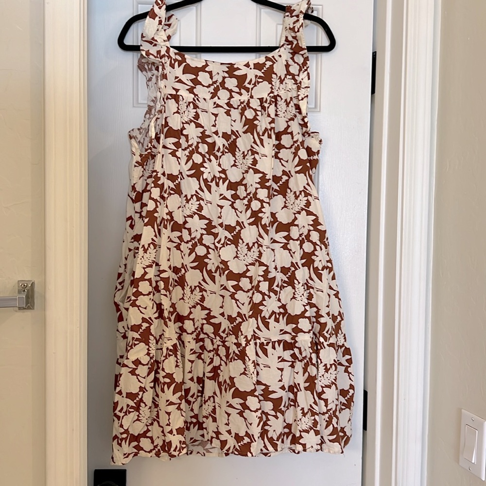 Floral Sleeveless Dress - White and Brown - Picture 4 of 5